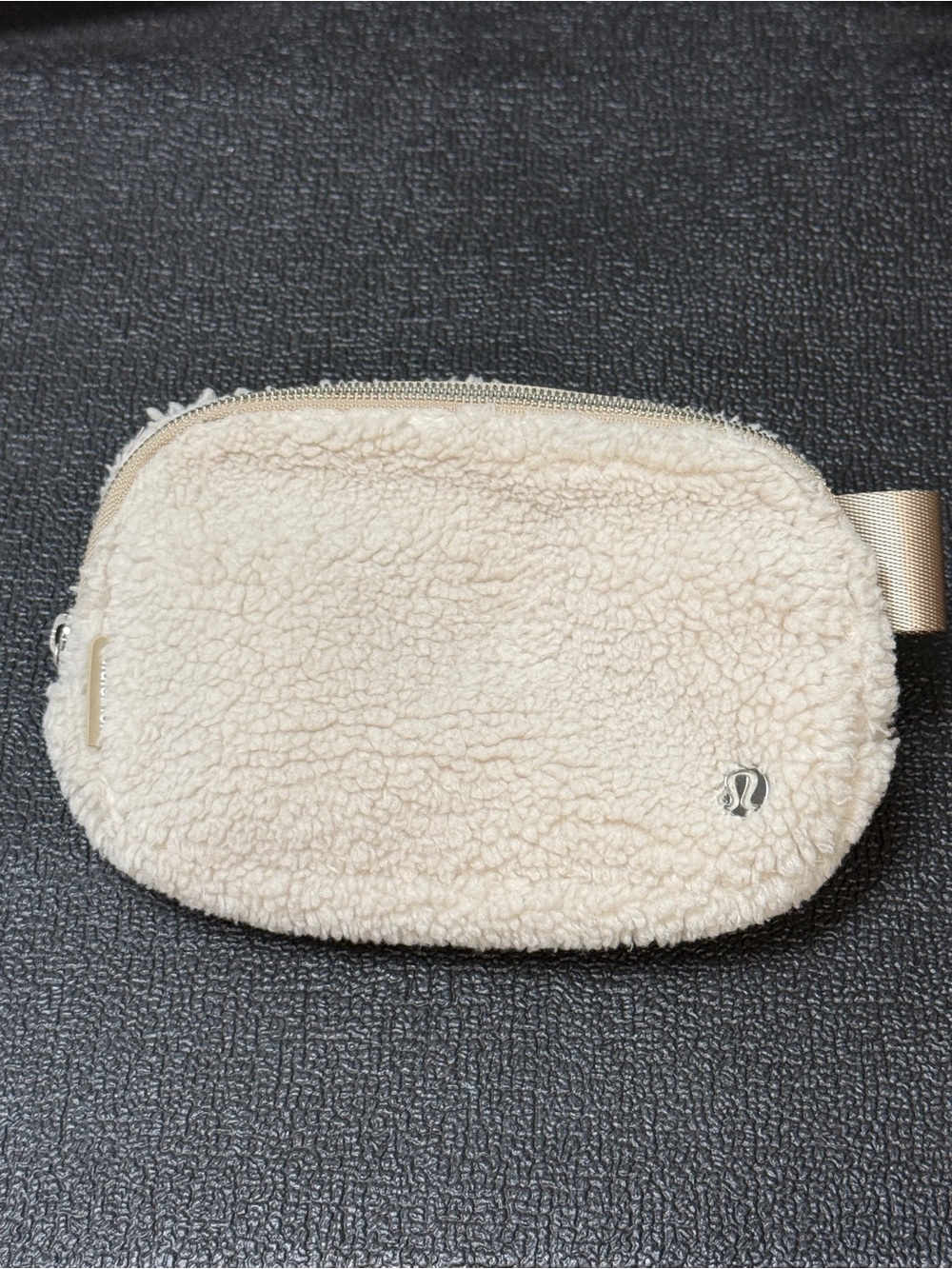 lululemon: Everywhere Belt Bag 1L Natural Ivory Fleece